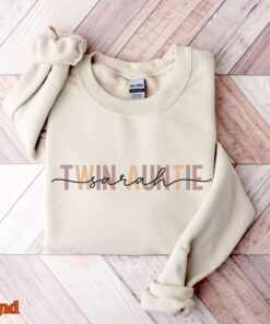 custom twin aunt sweatshirt for aunt of twins crewneck sister unique gifts for new twin aunt nstvz