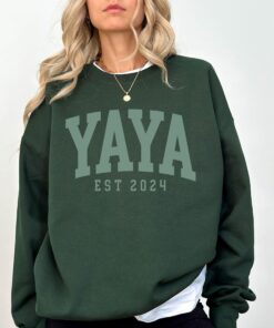 custom yaya est 2024 sweatshirt for grandma unique yaya gift personalized varsity style sweatshirt for new grandmas 1n0yy