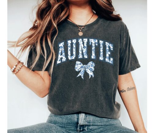 cute aunt shirt with blue ribbon design for mothers day pregnancy announcement unique gift for aunts h5oso