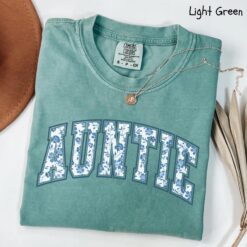 cute auntie shirt for new aunts pregnancy announcement gift fun aunt shirt unique pregnancy reveal idea zb7iu scaled