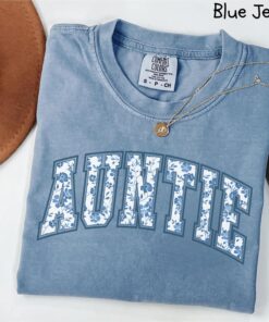 cute auntie shirt for new aunts pregnancy announcement gift fun aunt shirt unique pregnancy reveal idea zgauz