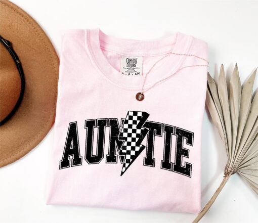 cute auntie shirt retro style funny sister gift for new aunts cool aunts club announcement tee eetwu