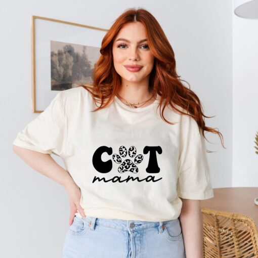 cute cat mama shirt with paw print for cat lovers personalized cat mom t shirt unique gift for cat owners elnkz