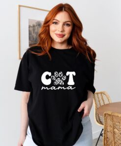 cute cat mama shirt with paw print for cat lovers personalized cat mom t shirt unique gift for cat owners tt9t8