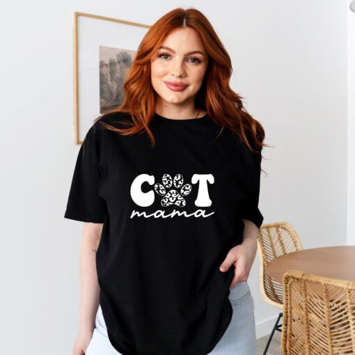cute cat mama shirt with paw print for cat lovers personalized cat mom t shirt unique gift for cat owners tt9t8