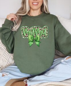 cute christmas mom shirt with green bow holiday tee funny christmas sweatshirt for women ideal gift for moms aw0ab