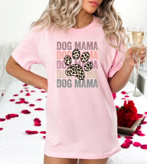 cute dog mama t shirt for dog moms funny dog lover shirt perfect for mothers day personalized dog paw print design p1gwr