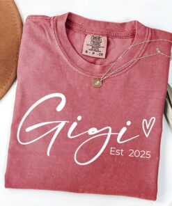 cute gigi heart shirt for new grandma gift happy mothers day shirt grandma announcement and celebration tee wgenw