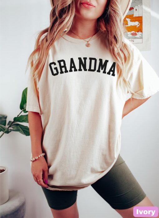 cute grandma shirt for nana gigi and mimi with comfort colors tee unique gift for grandmother cool granny outfit ty1c5