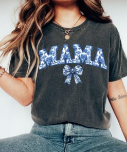 cute mom blue bow t shirt in comfort colors chinoiserie style for mothers day personalized gift and unique mom life shirt c3y1j