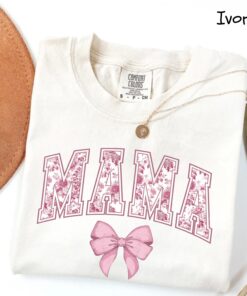 cute pink ribbon mama shirt for moms vintage style mothers day shirt with bow chinoiserie design and girly aesthetic cvfkm