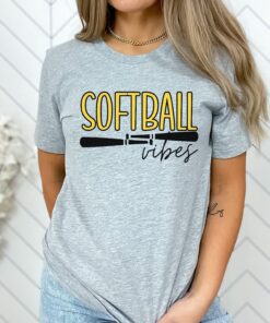 cute softball mom shirt for softball fans softball life t shirt ideal gift for mom squad and softball lovers s8di7