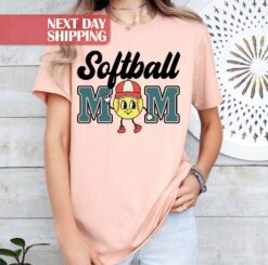 cute softball mom shirt retro tee for softball season best mom ever shirt for softball games and events hdy2z
