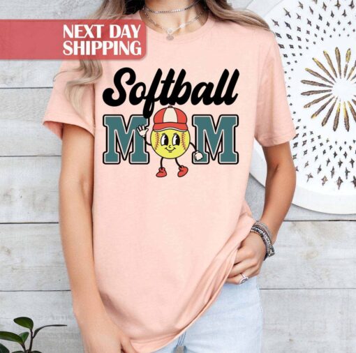 cute softball mom shirt retro tee for softball season best mom ever shirt for softball games and events hdy2z