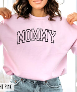 cute varsity style mom sweatshirt funny mama shirt new mom hoodie mothers day birthday gift for best mom ever unisex fit 405zl