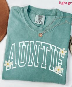 daisy aunt shirt for new aunts pregnancy reveal cute flower tee perfect for pregnancy announcement zgtcf