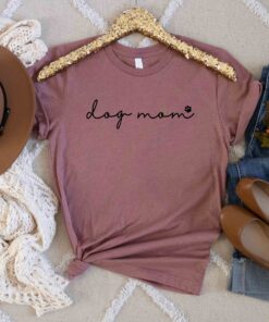 dog mom shirt for women funny dog mama tee personalized dog mom t shirt best gifts for dog lovers and pet owners n5o7s