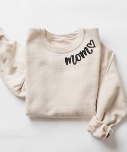 embroidered heart mama shirt for mothers day personalized gift cute mama sweatshirt birthday present zzeeb