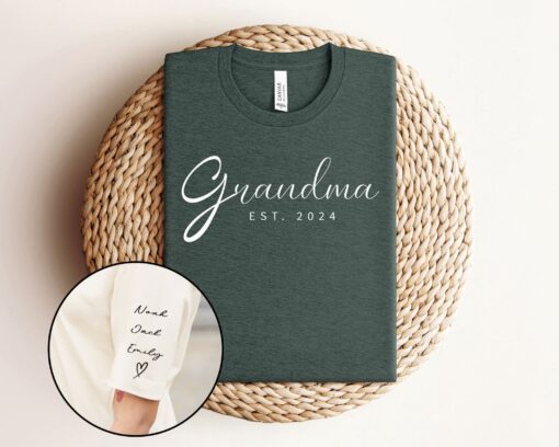 established 2024 grandma shirt with grandkids names best grandma ever shirt for new and expecting grandmothers py21f