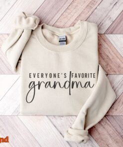 favorite grandma sweatshirt funny gigi pullover mothers day gift for nana best grandma ever crewneck mv0ml