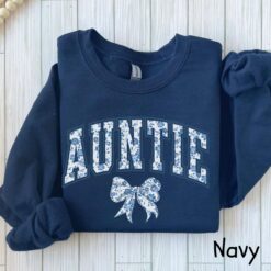 floral auntie sweatshirt for new aunts pregnancy announcement cute aunt crewneck birthday gift for aunt 0wjpw scaled