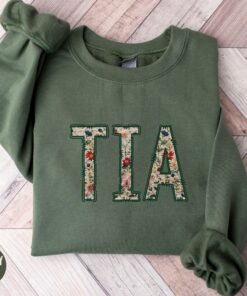 floral auntie sweatshirt for new aunts pregnancy announcement latina tia mothers day crewneck gift idea o8jj7