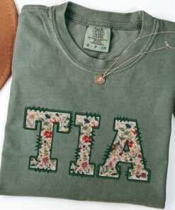 floral auntie tia shirt for new aunts pregnancy announcement latina mothers day tee comfort colors t shirt clloq