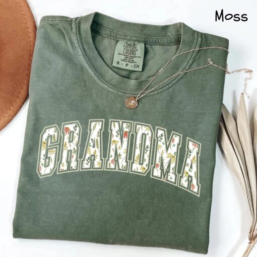 floral grandma shirt for new grandmas cute mothers day shirt pregnancy announcement gift idea 8fnza scaled