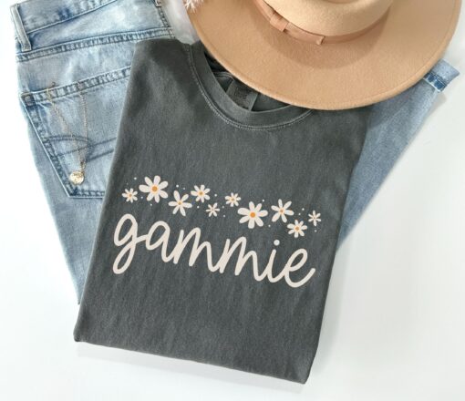 floral grandma shirt for new grandmas pregnancy reveal gift comfort colors gammie shirt unique christmas present ed7pd