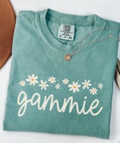 floral grandma shirt for new grandmas pregnancy reveal gift comfort colors gammie shirt unique christmas present mavau