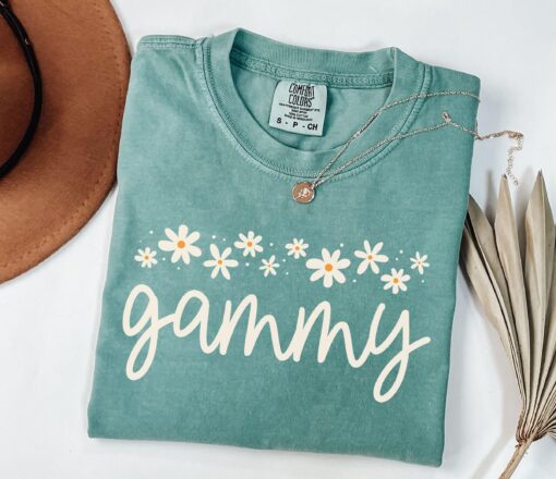 floral grandma shirt for new grandmas pregnancy reveal gift cute daisy t shirt comfort colors best grandma shirt j2e6s