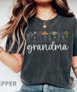 floral grandma shirt for pregnancy announcement and christmas gift unique grandma t shirt for grandparents jtfjm