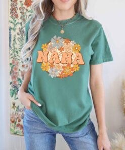 floral groovy nana shirt retro grandma tee best nana birthday gift comfort colors t shirt for new grandmas 1gewd