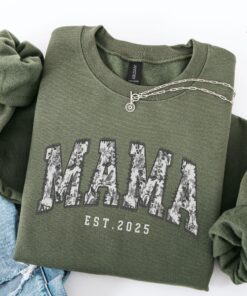 floral mama established shirt custom sweatshirt for new moms first mothers day crewneck personalized baby announcement gift i2gk3