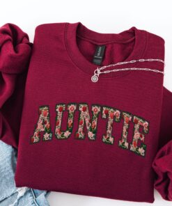 floral strawberry auntie crewneck sweatshirt for new aunts pregnancy announcement mothers day and birthday gifts yfdoy