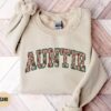 floral strawberry auntie sweatshirt retro auntie shirt mothers day gift for new aunt pregnancy reveal sister sweatshirt yforp