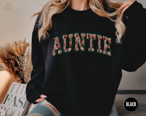 floral strawberry auntie sweatshirt retro design for new aunt mothers day gift pregnancy reveal gift for sister ffhze