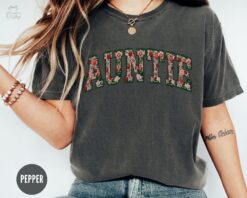 floral strawberry auntie t shirt for new aunts retro style cute tee mothers day gift pregnancy reveal sister shirt psclu