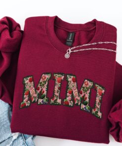 floral strawberry mimi sweatshirt personalized grandam gift for mothers day custom mimi crewneck for christmas mqkcb