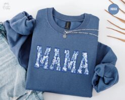floral toile de jouy mama sweatshirt for new moms first mothers day gift cute mom shirt blue crewneck qq3km