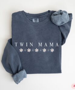 floral twin mama sweatshirt for twin moms comfortable crewneck twin announcement and reveal gifts t2jl0