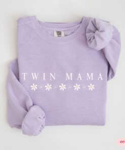 floral twin mama sweatshirt for twin moms crewneck sweater unique twin announcement and reveal gifts 9gzel