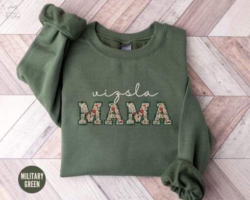 floral vizsla dog mom sweatshirt for pet owners wildflower shirt ideal for mothers day and unique gifts 38anb