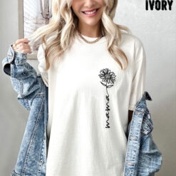 flower mama shirt aesthetic mom shirt wildflower design mothers day gift for mom personalized mama t shirt k961v scaled