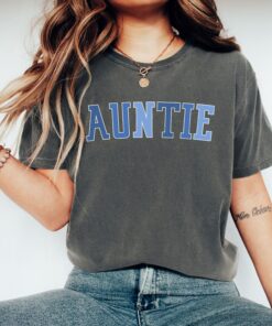 funny aunt shirt for new aunts pregnancy announcement gift personalized auntie tee unique aunt reveal t shirt n489l