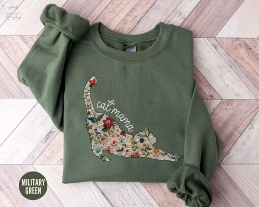 funny cat mama shirt with wildflower floral design cute cat mom sweatshirt for new cat owners and kitty lovers detgy