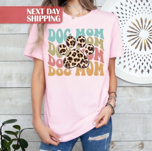 funny dog mom shirt with leopard print paw best dog mama tee ideal for dog lovers unique gifts for new dog moms wtlyj