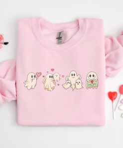 funny ghost mama sweatshirt for mothers day cute mom life shirt unique mama ghost design i7mcl