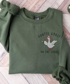 funny goose lover sweatshirt for aunts embroidered auntie crewneck cool aunts club new pregnancy announcement shirt bytwe