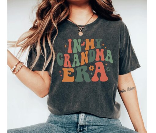 funny grandma shirt for mothers day personalized grandmother t shirt unique gift for grandma pregnancy announcement p5iqz